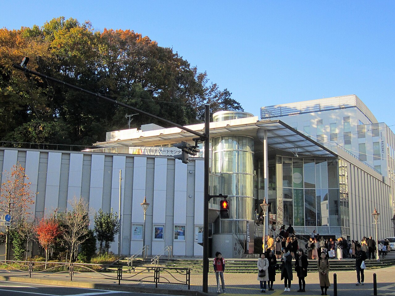 川崎市アートセンター(新百合ヶ丘駅北口から徒歩3分)