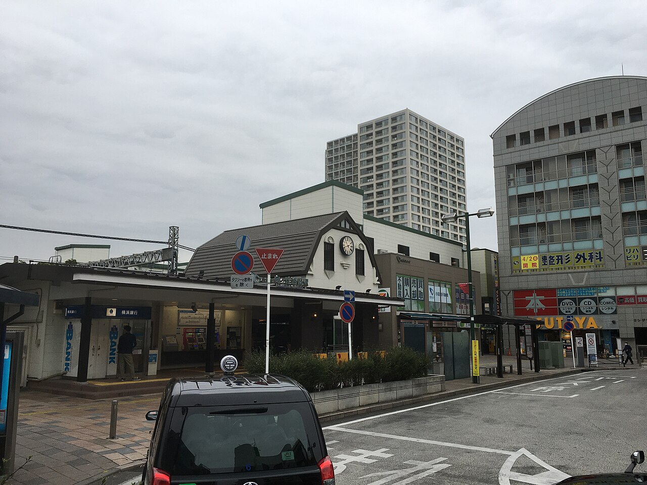 小田急線 向ヶ丘遊園駅の南口（北部小児急病センターは、ここから歩いて5分）